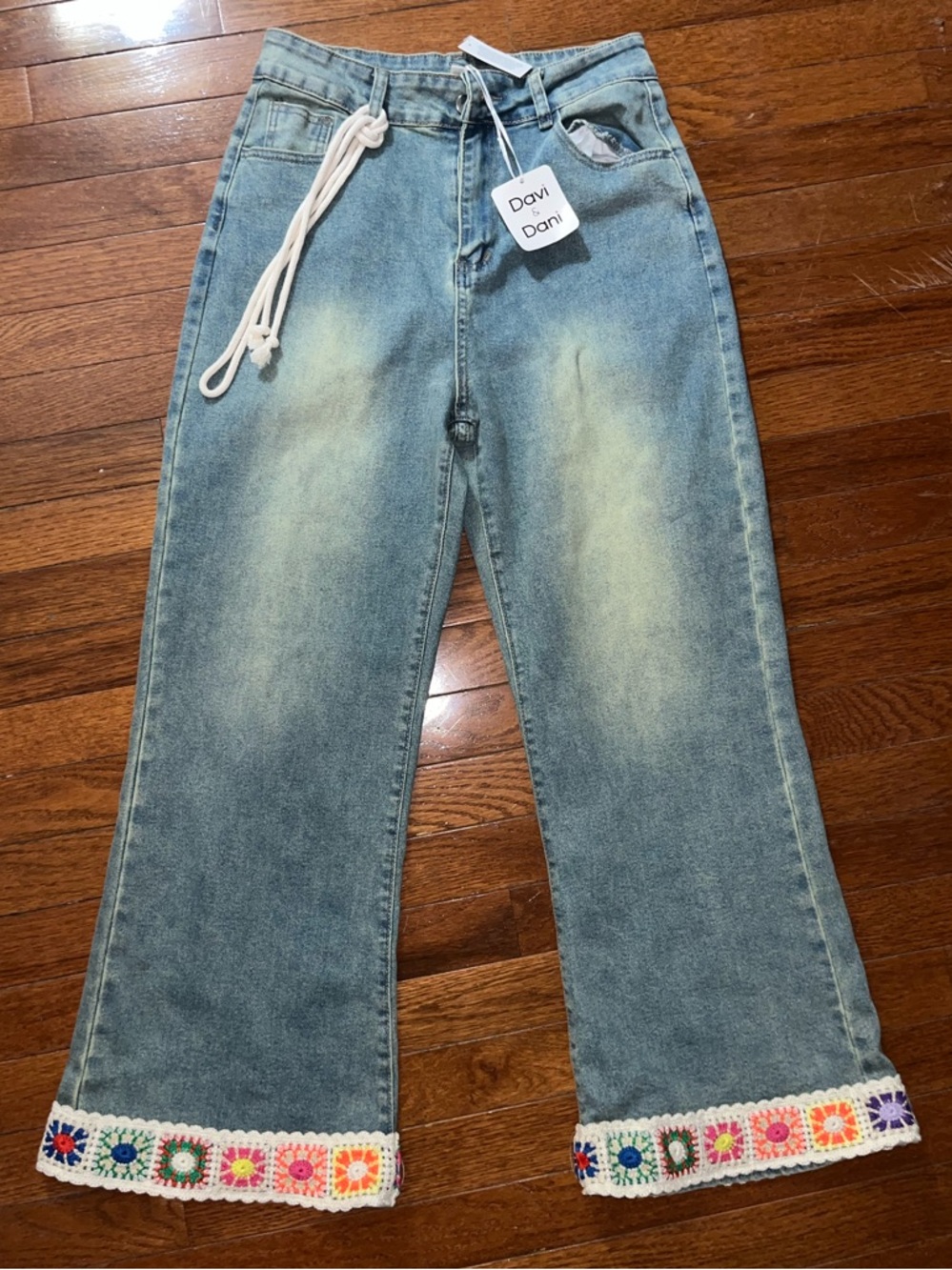 🌸NWT size Medium DAVI & DANI Light Blue Wide Leg Jeans with Crochet Trim
